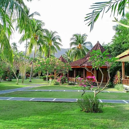Mascot Hotel Senggigi Exterior foto