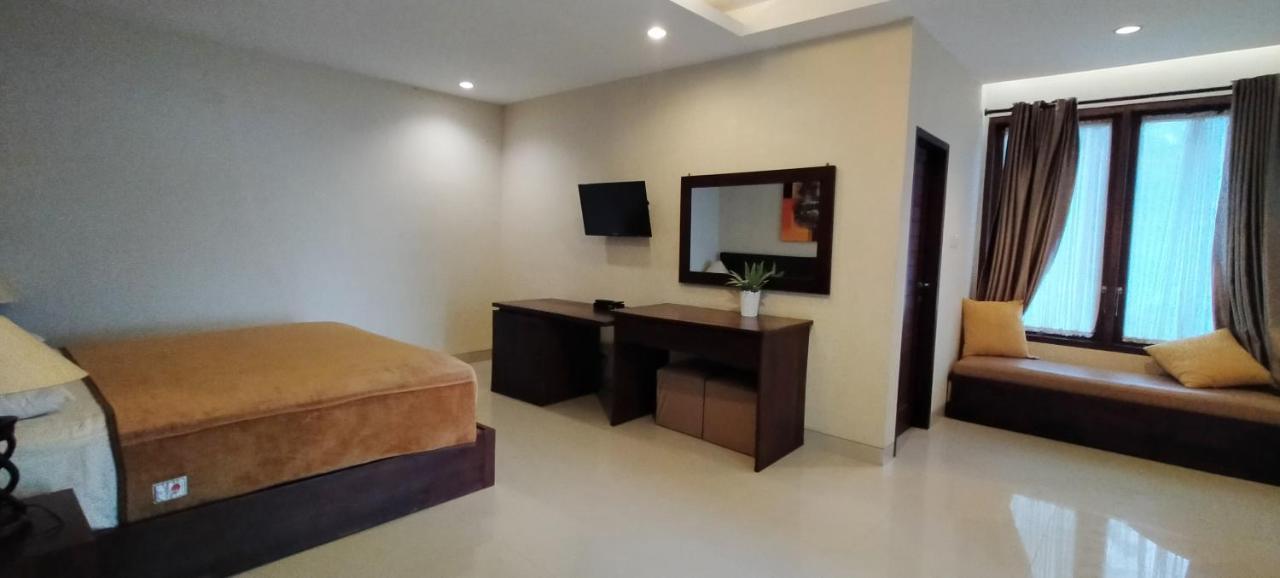 Mascot Hotel Senggigi Exterior foto